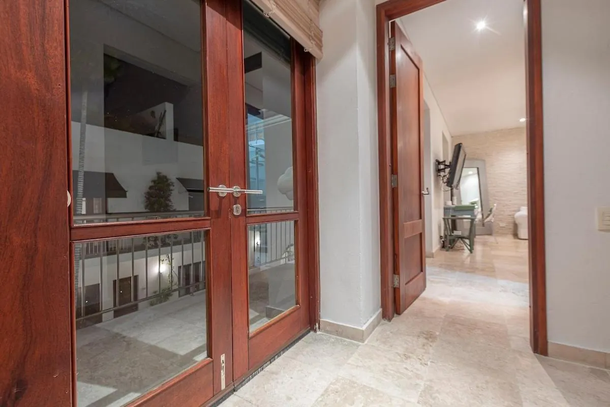 Townhouse Estancia Del Virrey In Walled City Cartagena Apartment