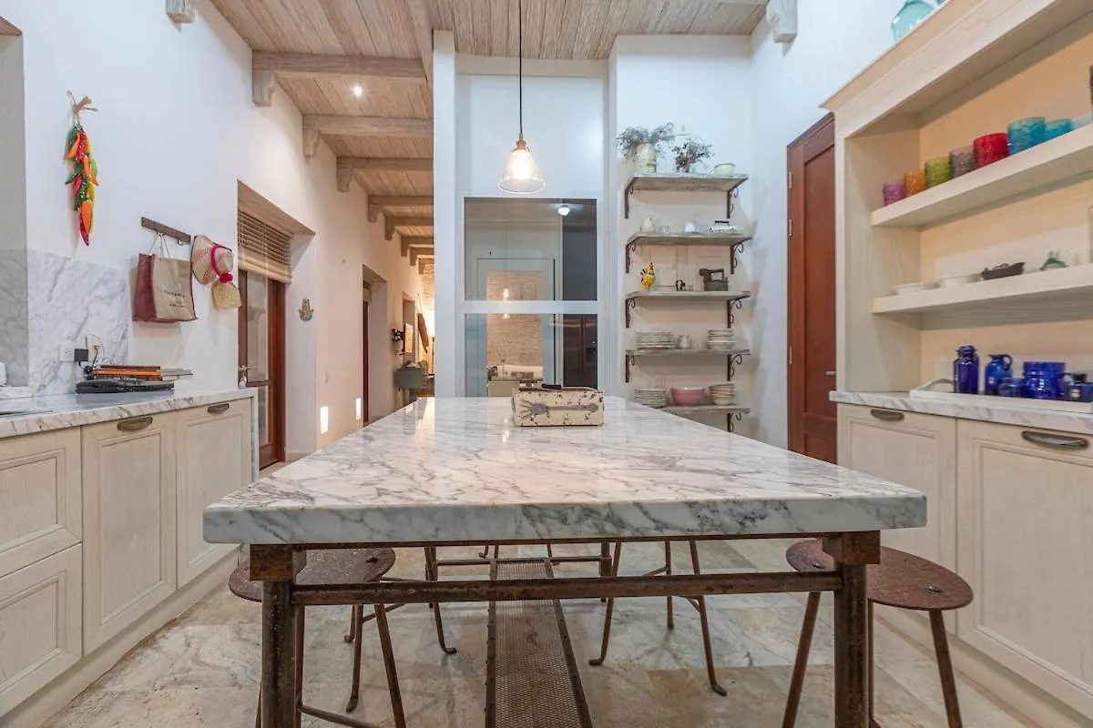 Townhouse Estancia Del Virrey In Walled City Cartagena