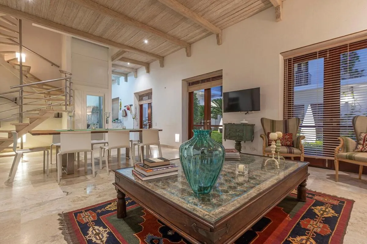 Townhouse Estancia Del Virrey In Walled City Cartagena