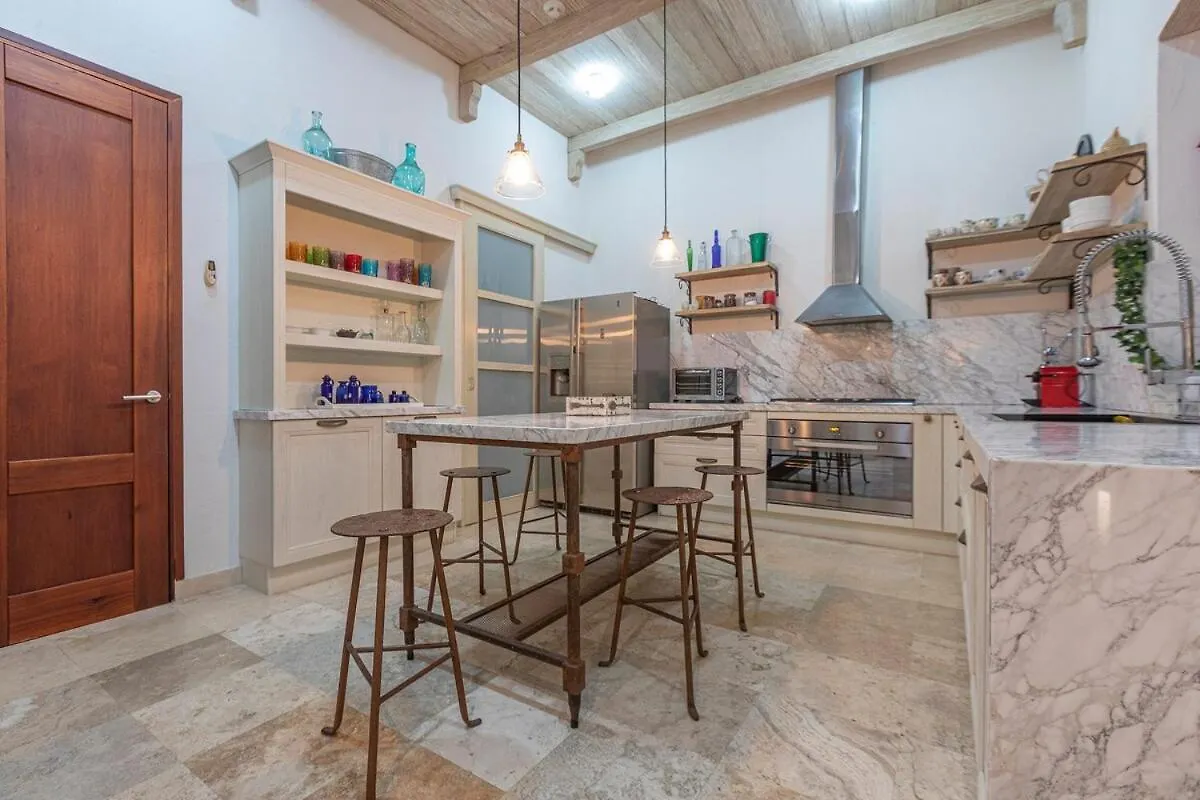 Apartment Townhouse Estancia Del Virrey In Walled City Cartagena